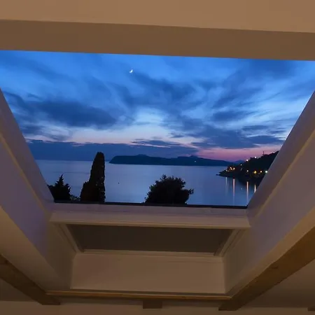 Flowers Luxury דירה *