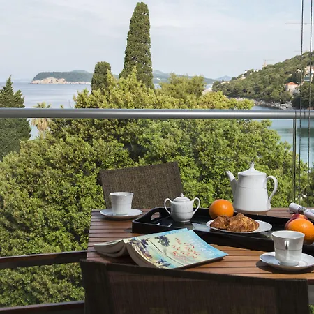 Apartment Flowers Luxury *